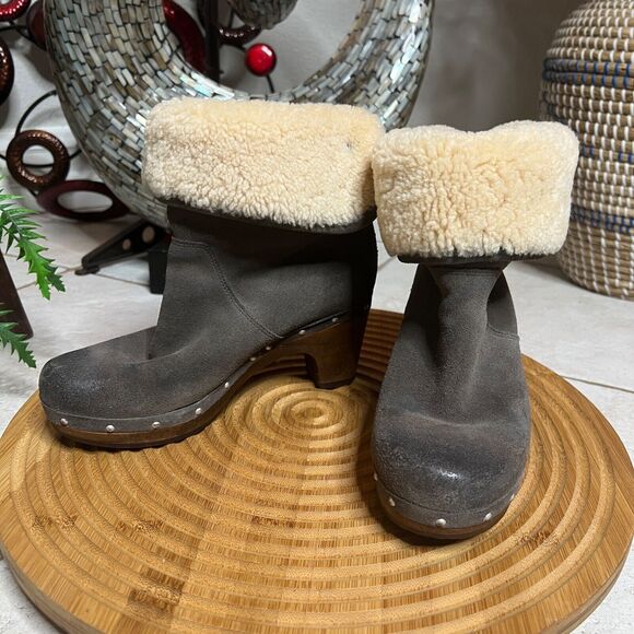 UGG Lynnea Brown Suede Leather Ankle Fold Over Booties Women’s Size 5 US - Picture 3 of 16